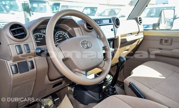 Buy Import Toyota Land Cruiser Beige Car in Import - Dubai in Dhufar Buy Import Toyota Land Cruiser Beige Car in Import - Dubai in Dhufar