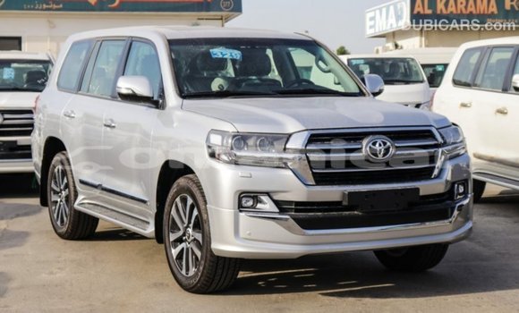 Buy Import Toyota Land Cruiser Other Car in Import - Dubai in Dhufar Buy Import Toyota Land Cruiser Other Car in Import - Dubai in Dhufar