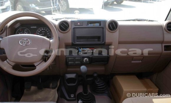 Buy Import Toyota Land Cruiser Beige Car in Import - Dubai in Dhufar Buy Import Toyota Land Cruiser Beige Car in Import - Dubai in Dhufar