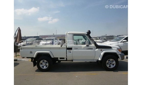 Buy Import Toyota Land Cruiser White Car in Import - Dubai in Dhufar Buy Import Toyota Land Cruiser White Car in Import - Dubai in Dhufar