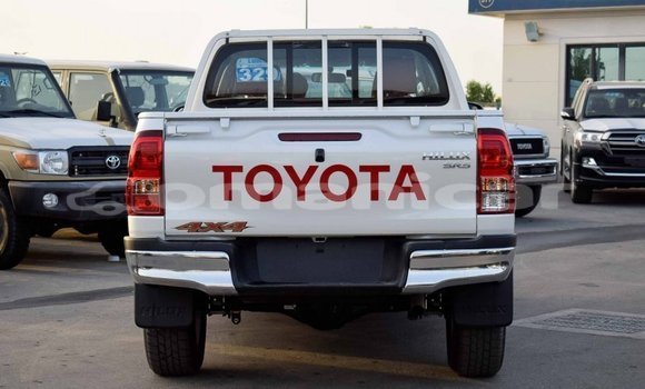 Buy Import Toyota Hilux White Car in Import - Dubai in Dhufar Buy Import Toyota Hilux White Car in Import - Dubai in Dhufar