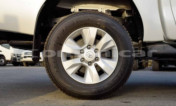Buy Import Toyota Hilux White Car in Import - Dubai in Dhufar Buy Import Toyota Hilux White Car in Import - Dubai in Dhufar