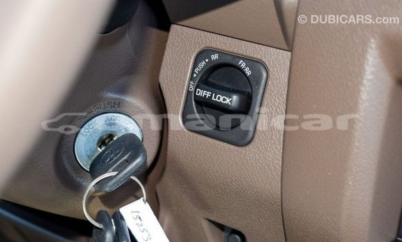 Buy Import Toyota Land Cruiser Beige Car in Import - Dubai in Dhufar Buy Import Toyota Land Cruiser Beige Car in Import - Dubai in Dhufar