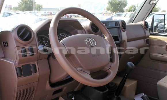 Buy Import Toyota Land Cruiser Beige Car in Import - Dubai in Dhufar Buy Import Toyota Land Cruiser Beige Car in Import - Dubai in Dhufar