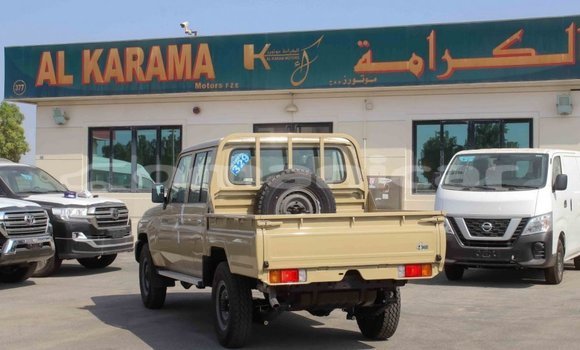 Buy Import Toyota Land Cruiser Beige Car in Import - Dubai in Dhufar Buy Import Toyota Land Cruiser Beige Car in Import - Dubai in Dhufar