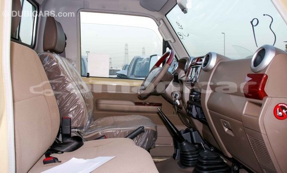 Buy Import Toyota Land Cruiser Beige Car in Import - Dubai in Dhufar Buy Import Toyota Land Cruiser Beige Car in Import - Dubai in Dhufar