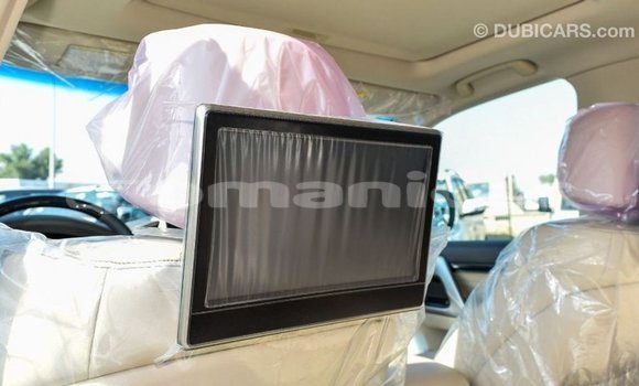 Buy Import Toyota Land Cruiser White Car in Import - Dubai in Dhufar Buy Import Toyota Land Cruiser White Car in Import - Dubai in Dhufar