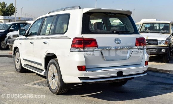 Buy Import Toyota Land Cruiser White Car in Import - Dubai in Dhufar Buy Import Toyota Land Cruiser White Car in Import - Dubai in Dhufar