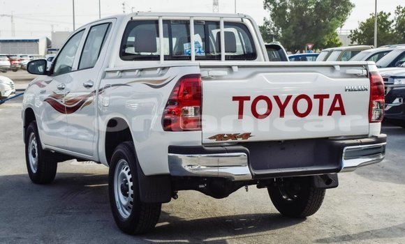 Buy Import Toyota Hilux White Car in Import - Dubai in Dhufar Buy Import Toyota Hilux White Car in Import - Dubai in Dhufar