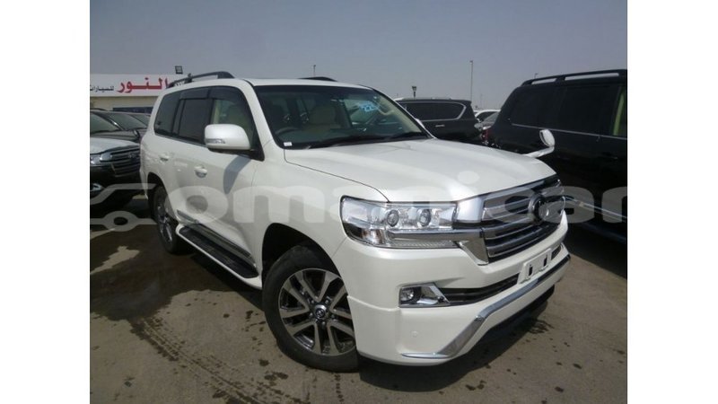 Big with watermark toyota land cruiser dhufar import dubai 3290