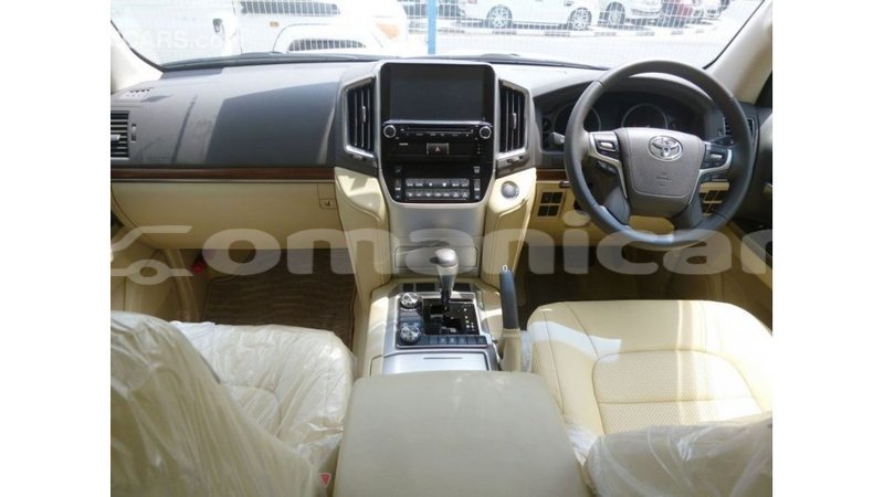 Big with watermark toyota land cruiser dhufar import dubai 3290