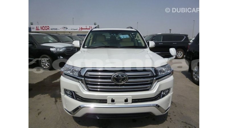 Big with watermark toyota land cruiser dhufar import dubai 3290