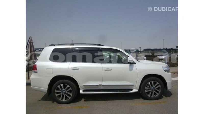 Big with watermark toyota land cruiser dhufar import dubai 3290