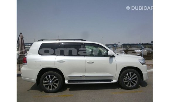 Buy Import Toyota Land Cruiser White Car in Import - Dubai in Dhufar Buy Import Toyota Land Cruiser White Car in Import - Dubai in Dhufar