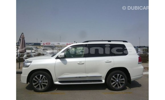 Buy Import Toyota Land Cruiser White Car in Import - Dubai in Dhufar Buy Import Toyota Land Cruiser White Car in Import - Dubai in Dhufar