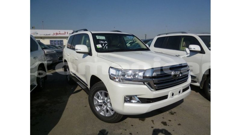Big with watermark toyota land cruiser dhufar import dubai 3291