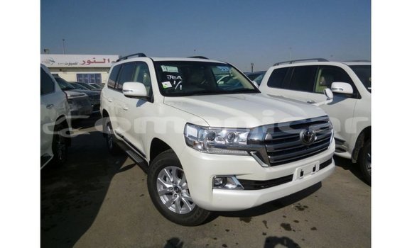Buy Import Toyota Land Cruiser White Car in Import - Dubai in Dhufar Buy Import Toyota Land Cruiser White Car in Import - Dubai in Dhufar