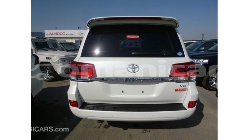 Big with watermark toyota land cruiser dhufar import dubai 3291