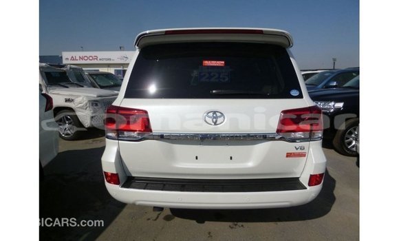 Buy Import Toyota Land Cruiser White Car in Import - Dubai in Dhufar Buy Import Toyota Land Cruiser White Car in Import - Dubai in Dhufar