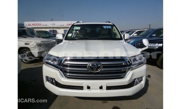 Buy Import Toyota Land Cruiser White Car in Import - Dubai in Dhufar Buy Import Toyota Land Cruiser White Car in Import - Dubai in Dhufar