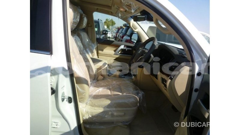 Big with watermark toyota land cruiser dhufar import dubai 3291