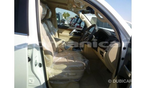 Buy Import Toyota Land Cruiser White Car in Import - Dubai in Dhufar Buy Import Toyota Land Cruiser White Car in Import - Dubai in Dhufar