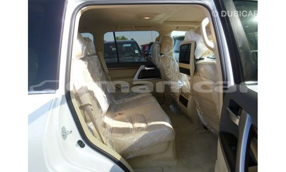 Buy Import Toyota Land Cruiser White Car in Import - Dubai in Dhufar Buy Import Toyota Land Cruiser White Car in Import - Dubai in Dhufar