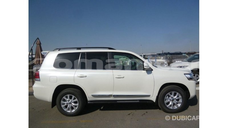 Big with watermark toyota land cruiser dhufar import dubai 3291