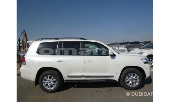 Buy Import Toyota Land Cruiser White Car in Import - Dubai in Dhufar Buy Import Toyota Land Cruiser White Car in Import - Dubai in Dhufar