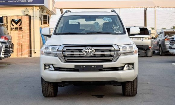 Buy Import Toyota Land Cruiser White Car in Import - Dubai in Dhufar Buy Import Toyota Land Cruiser White Car in Import - Dubai in Dhufar