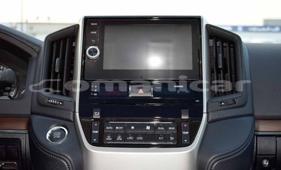 Buy Import Toyota Land Cruiser White Car in Import - Dubai in Dhufar Buy Import Toyota Land Cruiser White Car in Import - Dubai in Dhufar