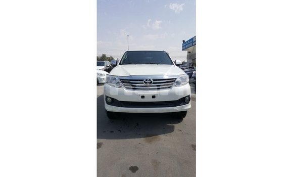 Buy Import Toyota Fortuner White Car in Import - Dubai in Dhufar Buy Import Toyota Fortuner White Car in Import - Dubai in Dhufar