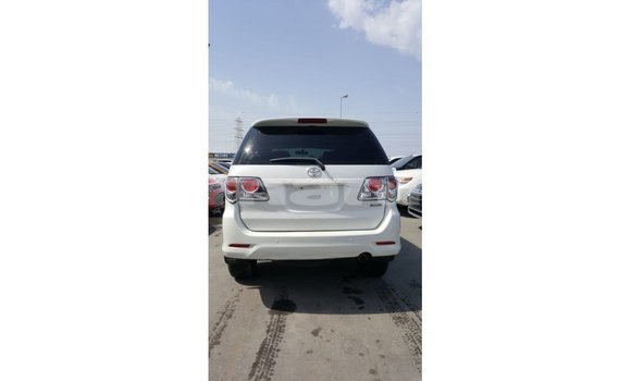 Buy Import Toyota Fortuner White Car in Import - Dubai in Dhufar Buy Import Toyota Fortuner White Car in Import - Dubai in Dhufar