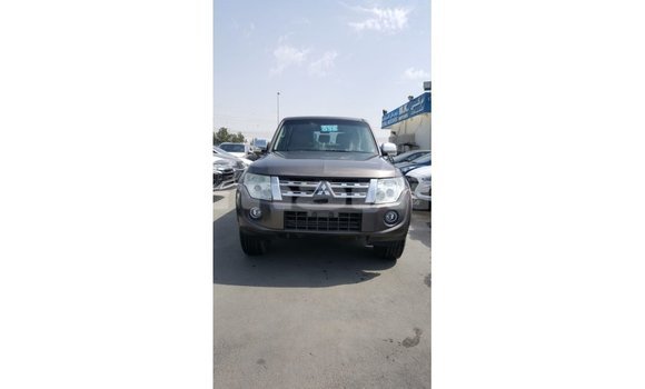 Buy Import Mitsubishi Pajero Brown Car in Import - Dubai in Dhufar Buy Import Mitsubishi Pajero Brown Car in Import - Dubai in Dhufar