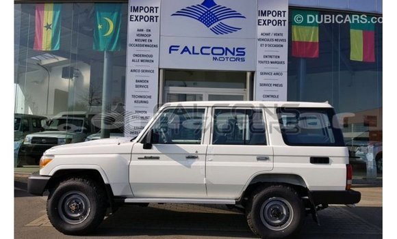 Buy Import Toyota Land Cruiser White Car in Import - Dubai in Dhufar Buy Import Toyota Land Cruiser White Car in Import - Dubai in Dhufar