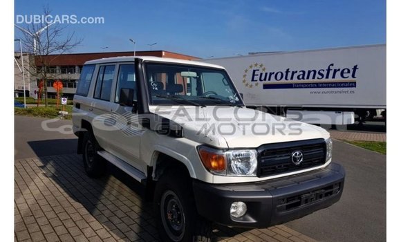 Buy Import Toyota Land Cruiser White Car in Import - Dubai in Dhufar Buy Import Toyota Land Cruiser White Car in Import - Dubai in Dhufar
