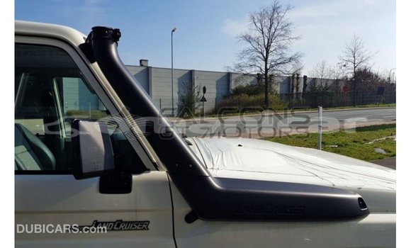 Buy Import Toyota Land Cruiser White Car in Import - Dubai in Dhufar Buy Import Toyota Land Cruiser White Car in Import - Dubai in Dhufar