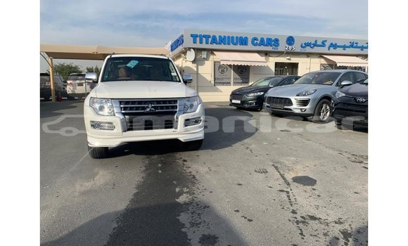 Buy Import Mitsubishi Pajero White Car in Import - Dubai in Dhufar Buy Import Mitsubishi Pajero White Car in Import - Dubai in Dhufar