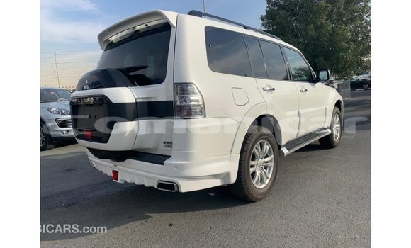 Buy Import Mitsubishi Pajero White Car in Import - Dubai in Dhufar Buy Import Mitsubishi Pajero White Car in Import - Dubai in Dhufar