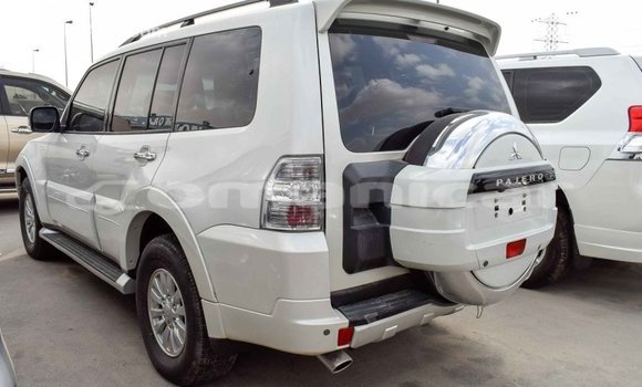 Buy Import Mitsubishi Pajero White Car in Import - Dubai in Dhufar Buy Import Mitsubishi Pajero White Car in Import - Dubai in Dhufar