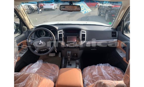 Buy Import Mitsubishi Pajero White Car in Import - Dubai in Dhufar Buy Import Mitsubishi Pajero White Car in Import - Dubai in Dhufar