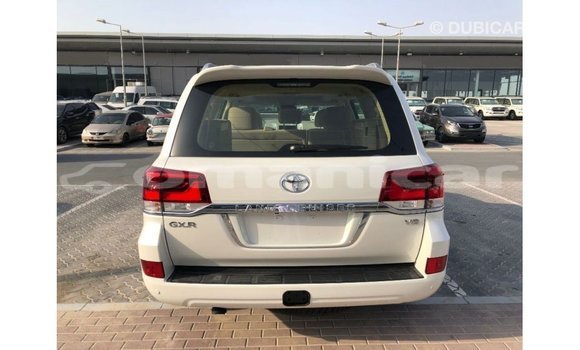 Buy Import Toyota Land Cruiser White Car in Import - Dubai in Dhufar Buy Import Toyota Land Cruiser White Car in Import - Dubai in Dhufar