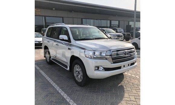 Buy Import Toyota Land Cruiser White Car in Import - Dubai in Dhufar Buy Import Toyota Land Cruiser White Car in Import - Dubai in Dhufar