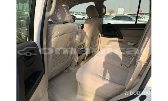 Buy Import Toyota Land Cruiser White Car in Import - Dubai in Dhufar Buy Import Toyota Land Cruiser White Car in Import - Dubai in Dhufar