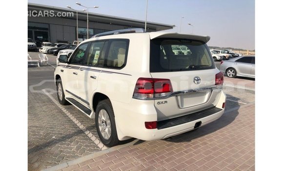 Buy Import Toyota Land Cruiser White Car in Import - Dubai in Dhufar Buy Import Toyota Land Cruiser White Car in Import - Dubai in Dhufar
