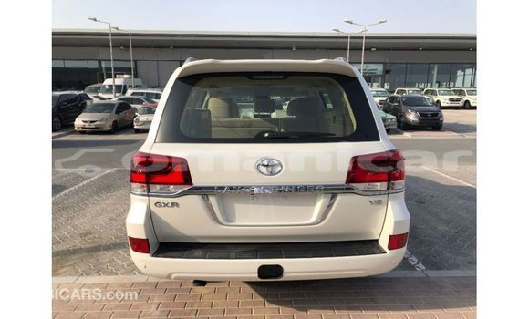 Buy Import Toyota Land Cruiser White Car in Import - Dubai in Dhufar Buy Import Toyota Land Cruiser White Car in Import - Dubai in Dhufar