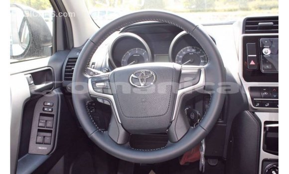 Buy Import Toyota Hilux Black Car in Import - Dubai in Dhufar Buy Import Toyota Hilux Black Car in Import - Dubai in Dhufar