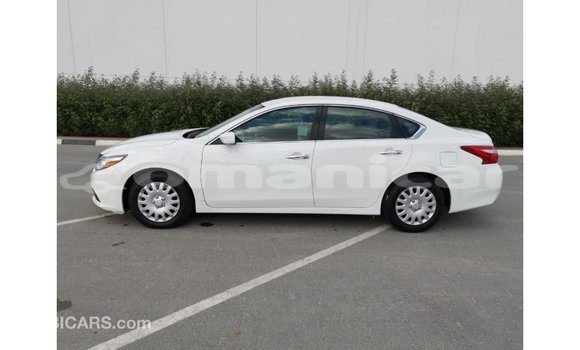 Buy Import Nissan Altima White Car in Import - Dubai in Dhufar Buy Import Nissan Altima White Car in Import - Dubai in Dhufar
