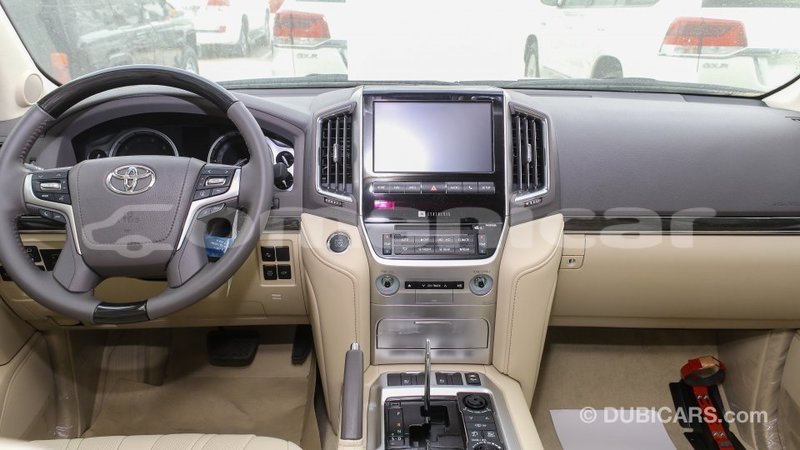 Big with watermark toyota land cruiser dhufar import dubai 3329