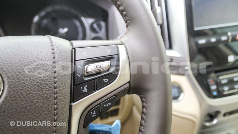 Big with watermark toyota land cruiser dhufar import dubai 3329